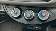 Toyota Yaris 1.33 VVT-i Icon 5dr CVT Petrol Hatchback